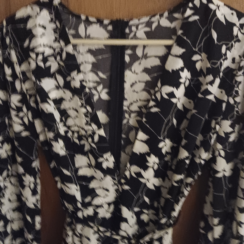 Black and White Floral MINI Dress XL - Picture 3 of 3